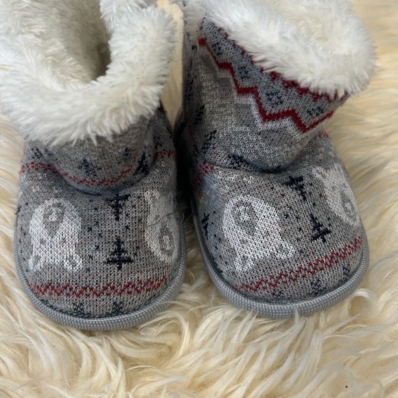 Joe Fresh Winter Bear Print Fluffy Baby Crib Booties in size XL - Picture 2 of 7